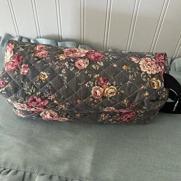Quilted Floral Makeup Bag - Picture 5 of 11